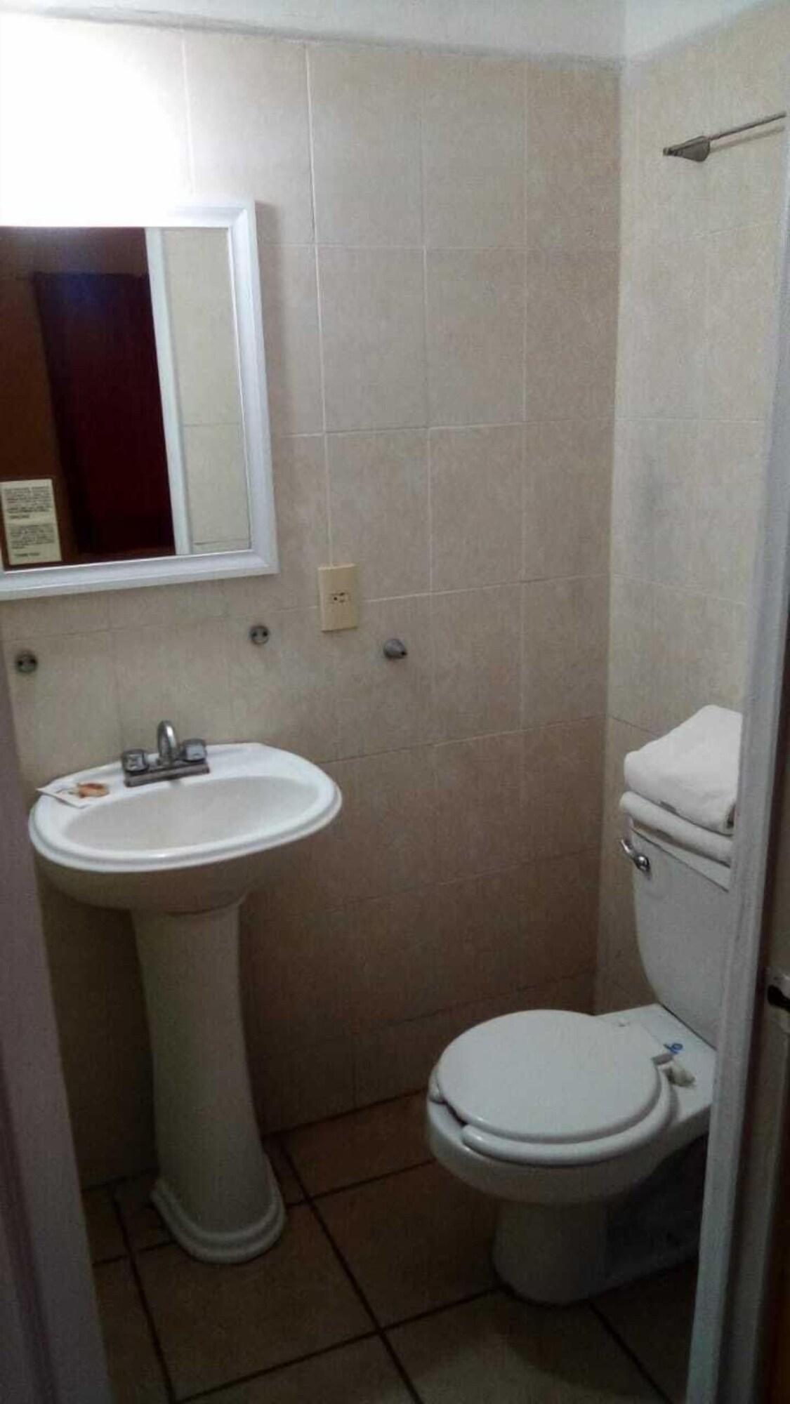 Hotel Castilla Y Leon Guadalajara Kültér fotó