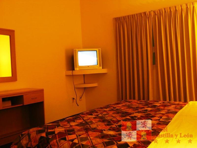 Hotel Castilla Y Leon Guadalajara Kültér fotó